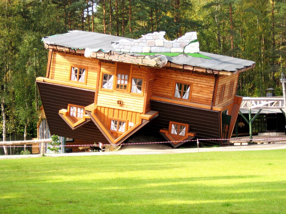Casa al revés de Szymbark